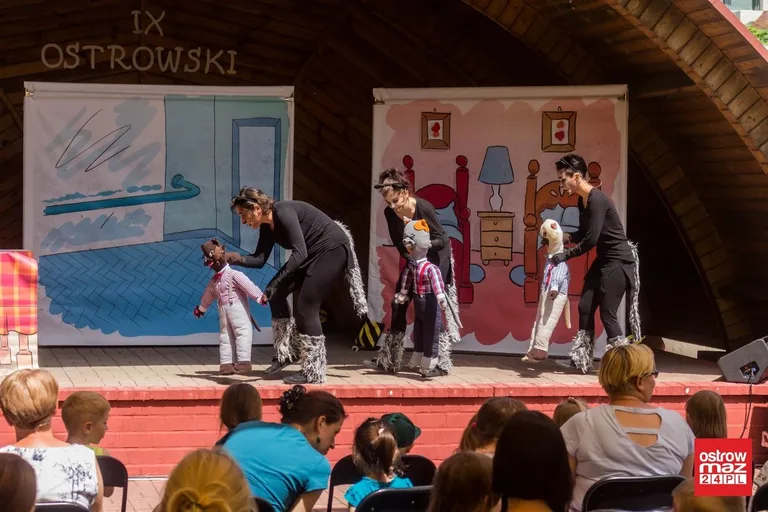 Piknik z książką: letni ogród biblioteki tętnił życiem (zdjęcia, wideo)