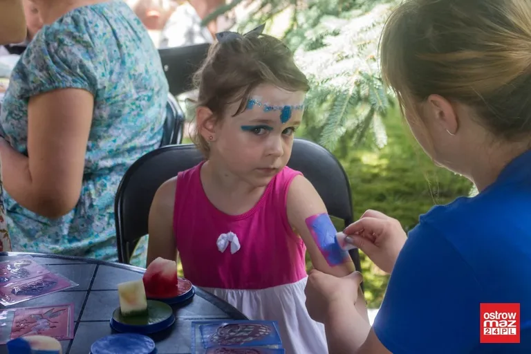 Piknik z książką: letni ogród biblioteki tętnił życiem (zdjęcia, wideo)