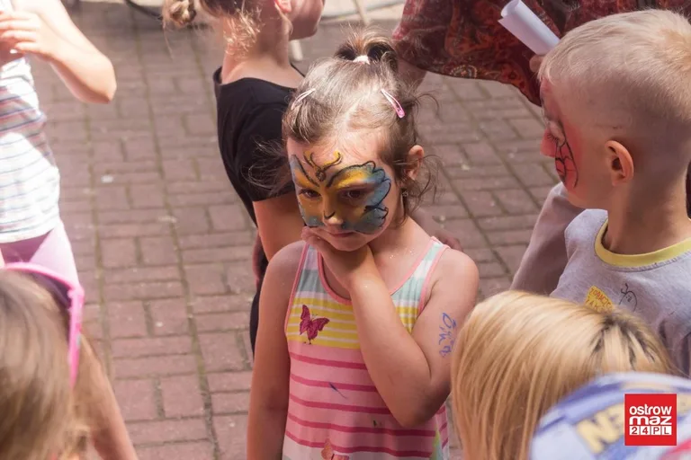 Piknik z książką: letni ogród biblioteki tętnił życiem (zdjęcia, wideo)