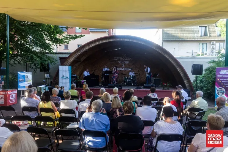 Piknik z książką: letni ogród biblioteki tętnił życiem (zdjęcia, wideo)