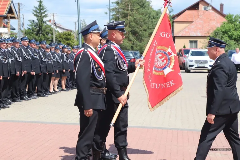 Wielkie święto druhów. Sto lat służby i nowy sztandar dla OSP Stary Lubotyń (zdjęcia, wideo)
