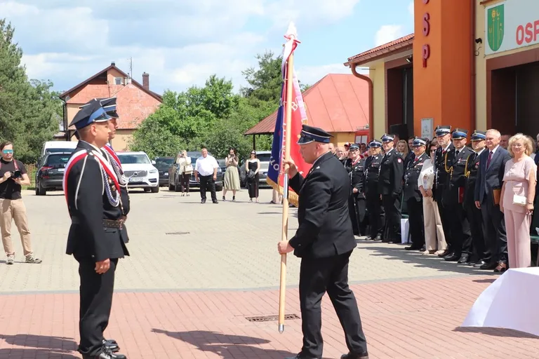 Wielkie święto druhów. Sto lat służby i nowy sztandar dla OSP Stary Lubotyń (zdjęcia, wideo)