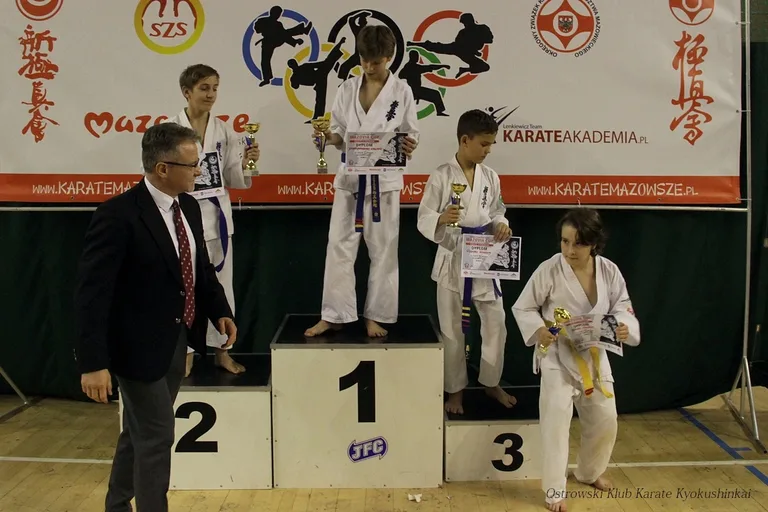 Artur Szpilka wraca na ring. Zmierzy się z Dereckiem Chisorą (wideo)
