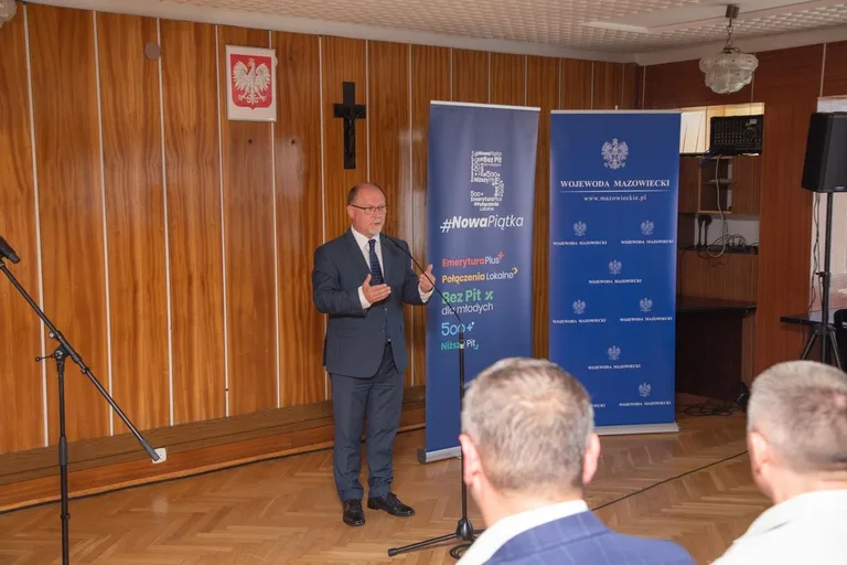 Miliony na drogi w powiecie ostrowskim (zdjęcia)
