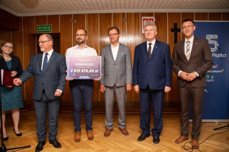 Miliony na drogi w powiecie ostrowskim (zdjęcia)