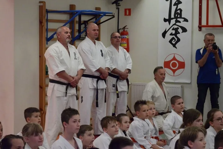 Legendarny shihan trenował ostrowskich karateków (zdjęcia)