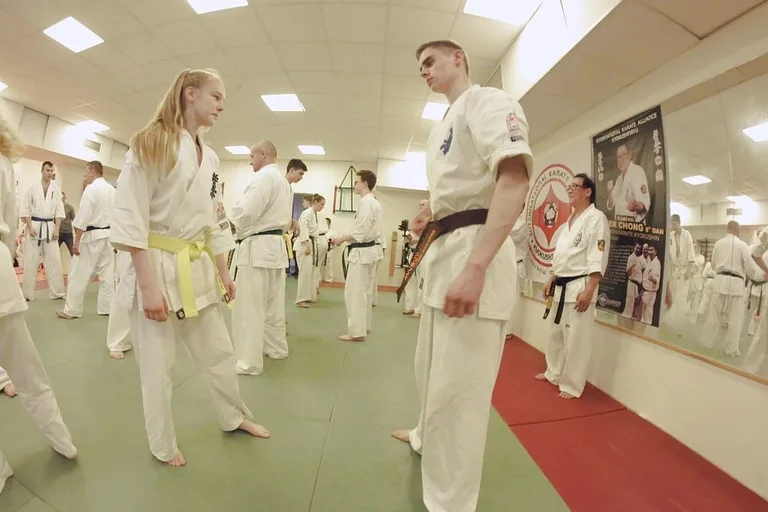 Legendarny shihan trenował ostrowskich karateków (zdjęcia)