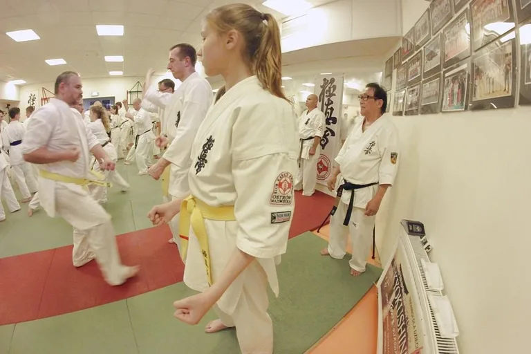 Legendarny shihan trenował ostrowskich karateków (zdjęcia)