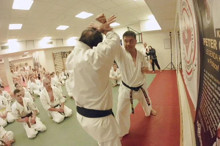 Legendarny shihan trenował ostrowskich karateków (zdjęcia)