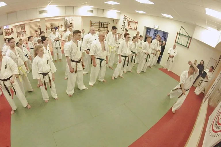 Legendarny shihan trenował ostrowskich karateków (zdjęcia)