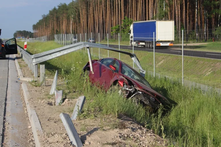 Trzy zdarzenia na S8. Są utrudnienia w ruchu (zdjęcia)