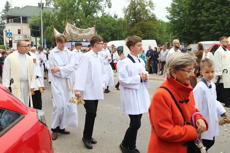 Boże Ciało w parafii pw. Wniebowzięcia NMP (zdjęcia, wideo)
