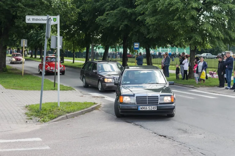 Zlot samochodów w Rubinku (zdjęcia, wideo)