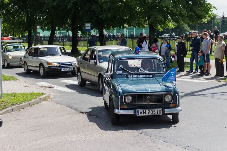 Zlot samochodów w Rubinku (zdjęcia, wideo)