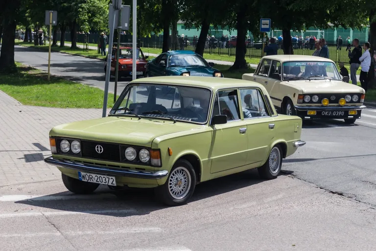 Zlot samochodów w Rubinku (zdjęcia, wideo)