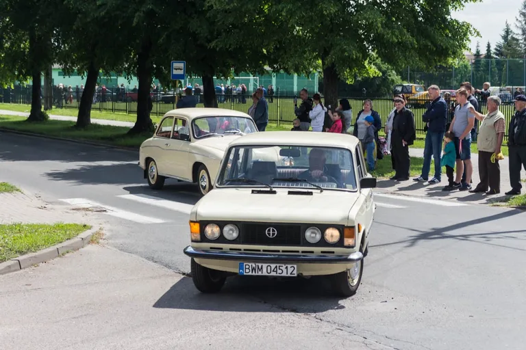Zlot samochodów w Rubinku (zdjęcia, wideo)