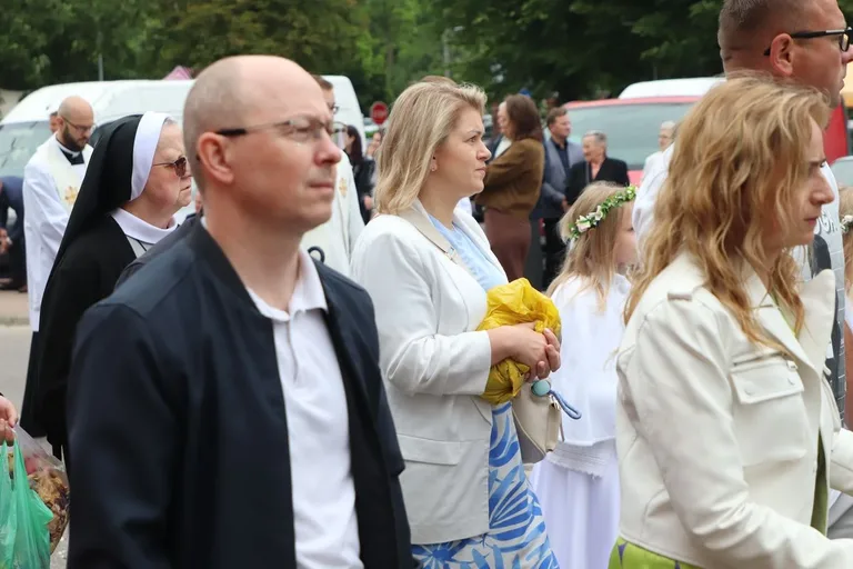 Boże Ciało w parafii pw. Wniebowzięcia NMP (zdjęcia, wideo)