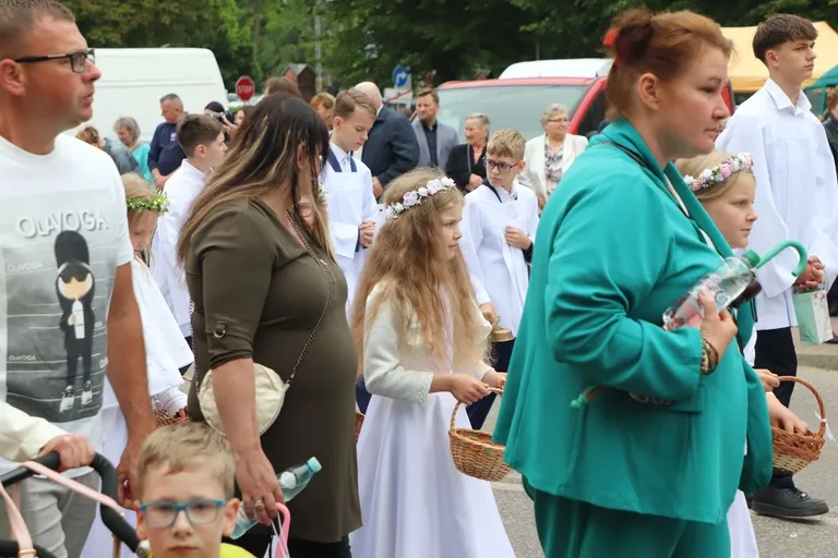 Boże Ciało w parafii pw. Wniebowzięcia NMP (zdjęcia, wideo)