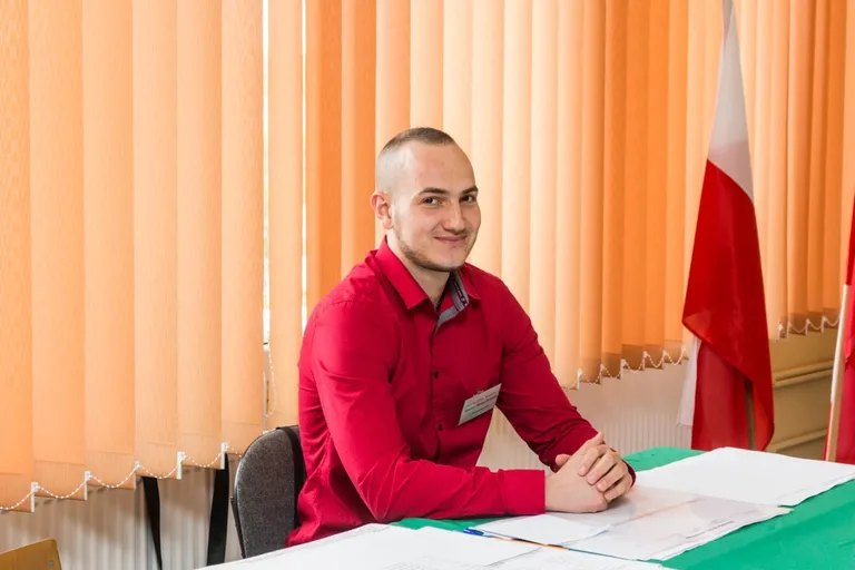 Trwają wybory. Mieszkańcy Ostrowi głosują, zagłosuj i ty (zdjęcia)