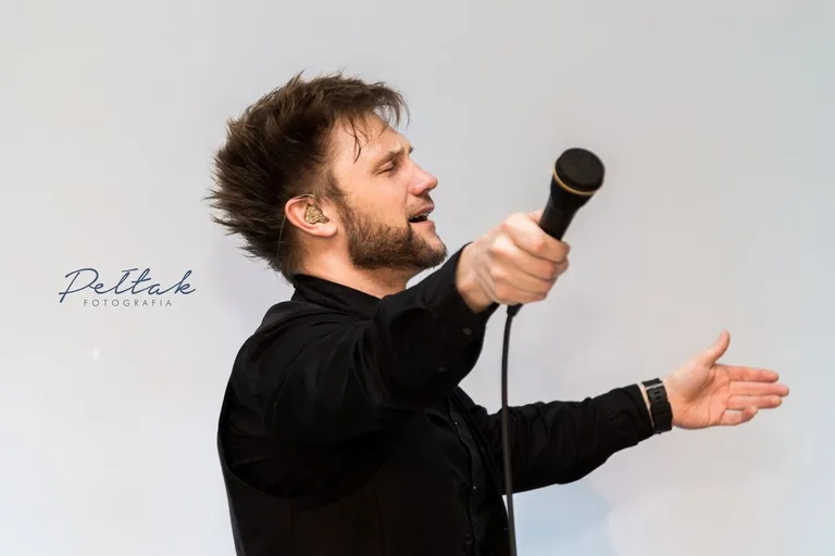 Magiczny głos zaczarował ostrowian. Grzegorz Wilk w Ostrowi Mazowieckiej (zdjęcia, wideo)