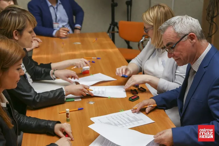Ponad 4,6 mln zł na drogi dojazdowe do gruntów rolnych (zdjęcia)