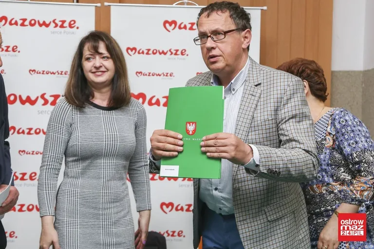 Ponad 4,6 mln zł na drogi dojazdowe do gruntów rolnych (zdjęcia)