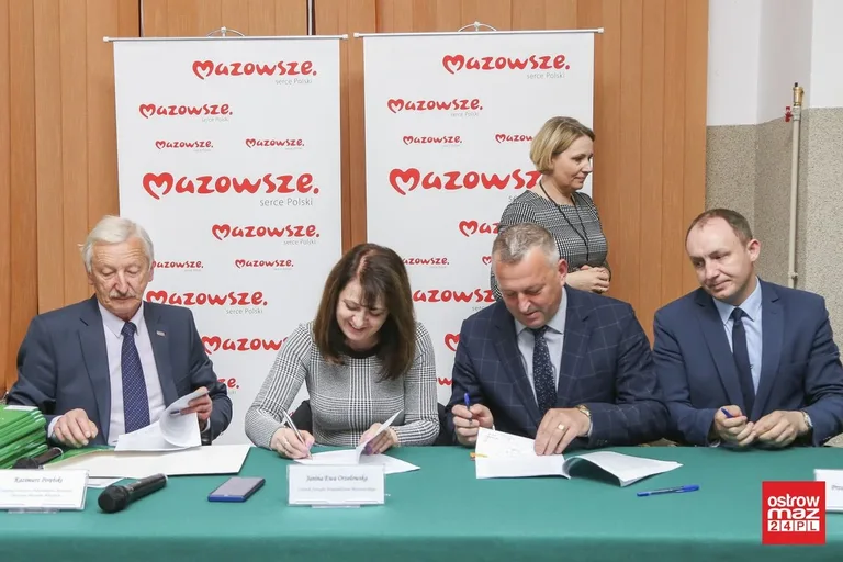Ponad 4,6 mln zł na drogi dojazdowe do gruntów rolnych (zdjęcia)