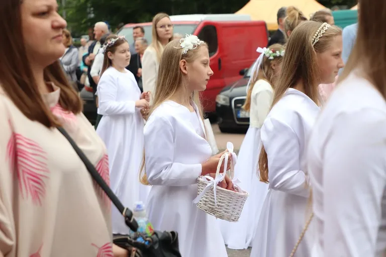 Boże Ciało w parafii pw. Wniebowzięcia NMP (zdjęcia, wideo)