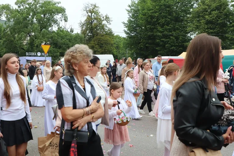 Boże Ciało w parafii pw. Wniebowzięcia NMP (zdjęcia, wideo)