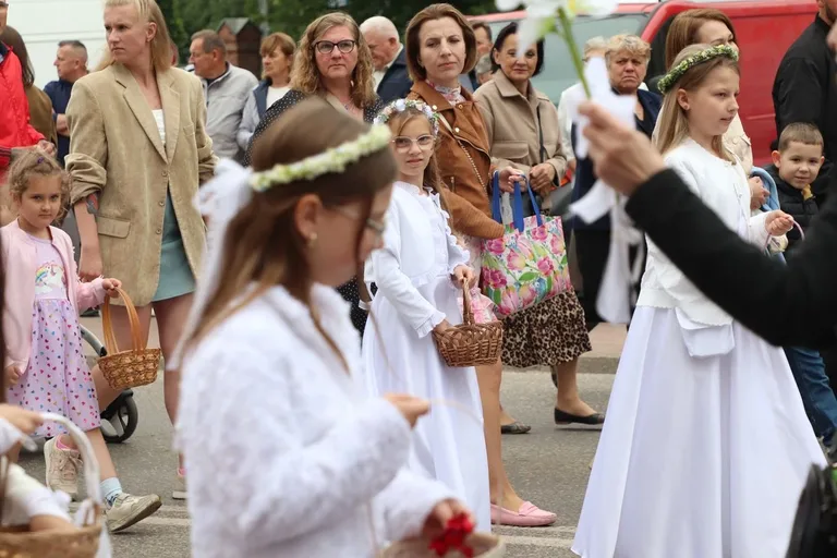 Boże Ciało w parafii pw. Wniebowzięcia NMP (zdjęcia, wideo)