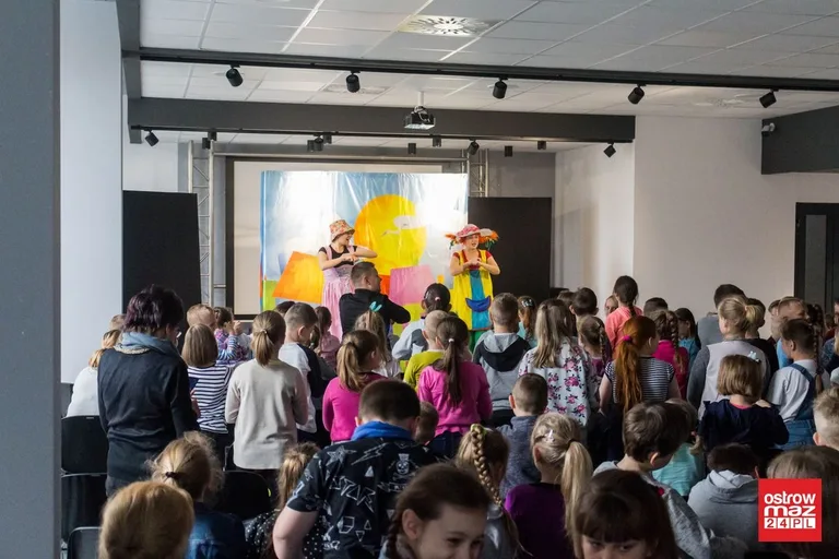 "Nadchodzi Pippi" - spektakl interaktywny dla dzieci (zdjęcia, wideo)