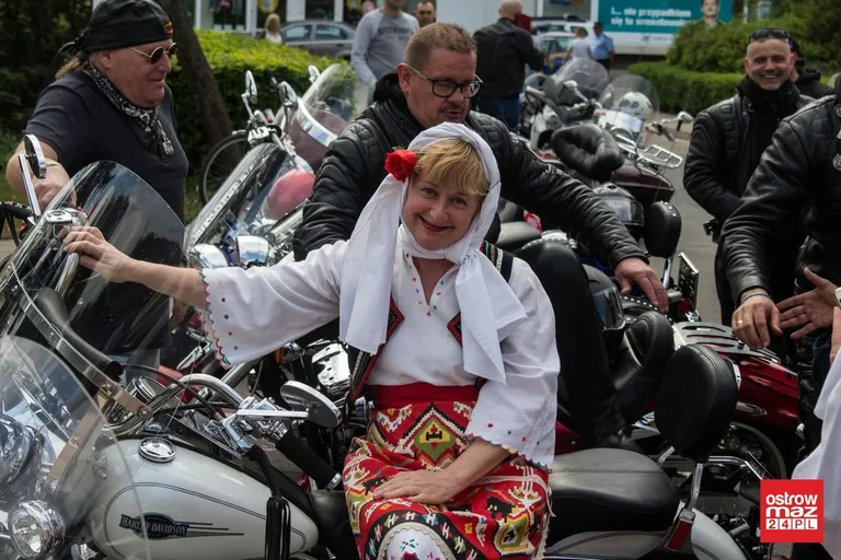 Po raz drugi w historii Ostrów Mazowiecka z modą i folklorem (zdjęcia, wideo)