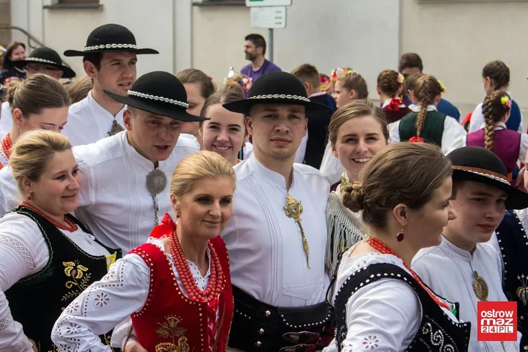 Po raz drugi w historii Ostrów Mazowiecka z modą i folklorem (zdjęcia, wideo)