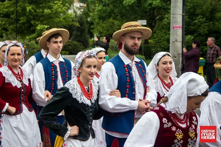 Po raz drugi w historii Ostrów Mazowiecka z modą i folklorem (zdjęcia, wideo)