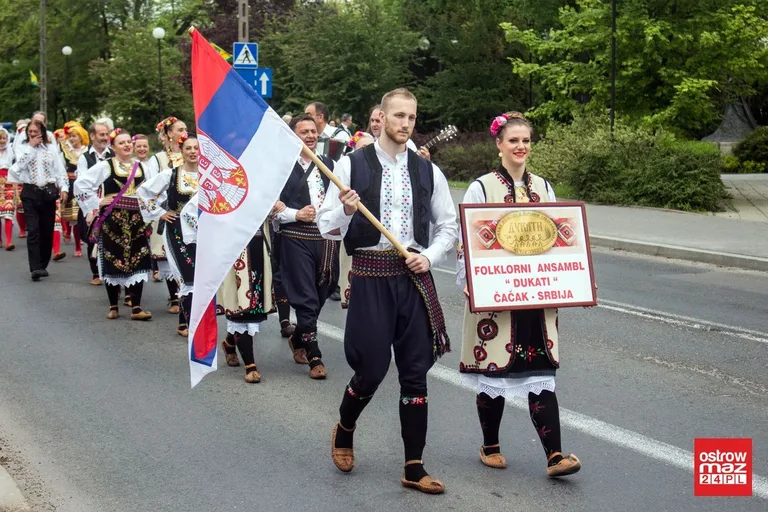 Po raz drugi w historii Ostrów Mazowiecka z modą i folklorem (zdjęcia, wideo)