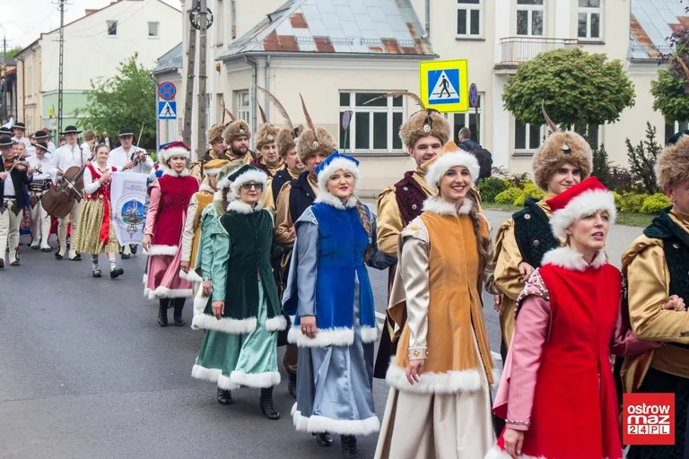 Po raz drugi w historii Ostrów Mazowiecka z modą i folklorem (zdjęcia, wideo)