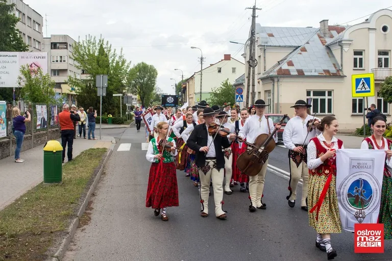 Po raz drugi w historii Ostrów Mazowiecka z modą i folklorem (zdjęcia, wideo)