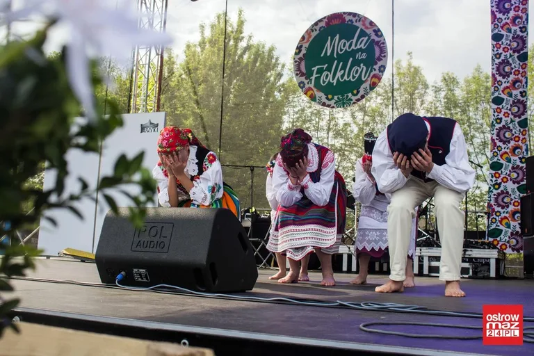 Po raz drugi w historii Ostrów Mazowiecka z modą i folklorem (zdjęcia, wideo)
