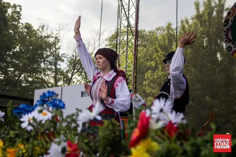 Po raz drugi w historii Ostrów Mazowiecka z modą i folklorem (zdjęcia, wideo)