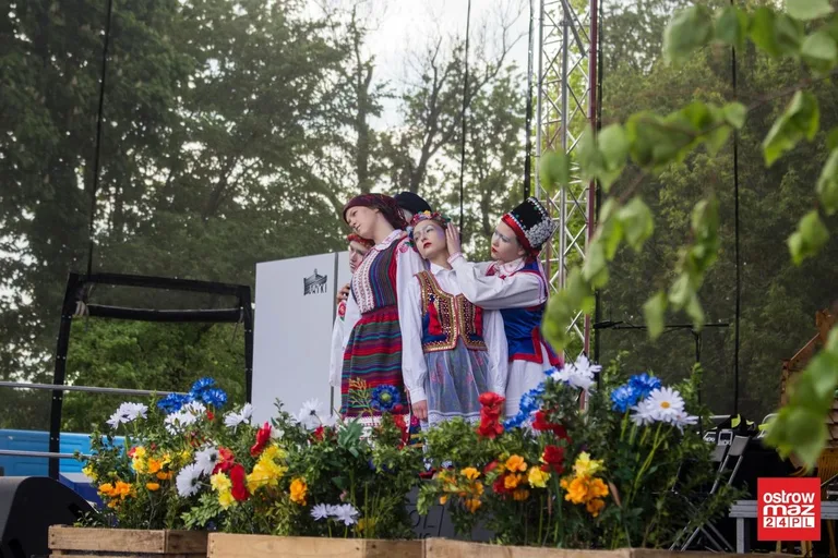 Po raz drugi w historii Ostrów Mazowiecka z modą i folklorem (zdjęcia, wideo)
