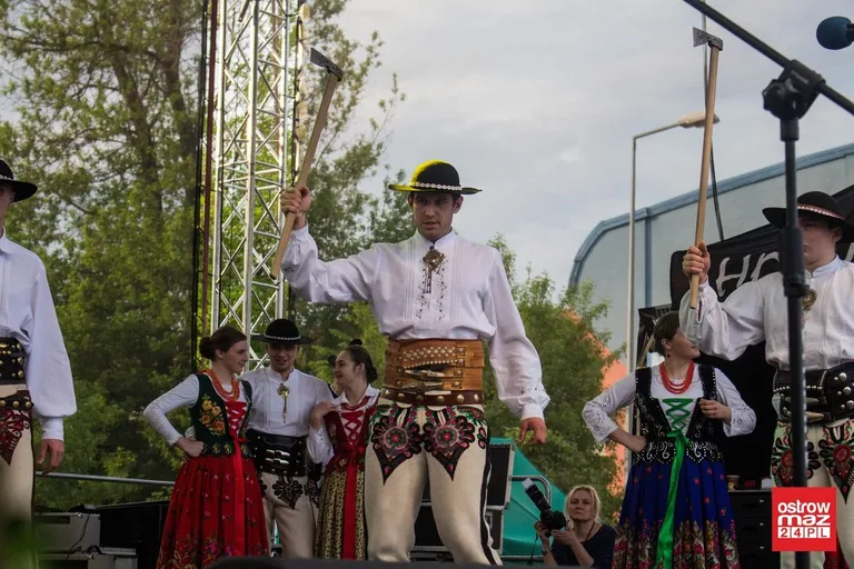Po raz drugi w historii Ostrów Mazowiecka z modą i folklorem (zdjęcia, wideo)