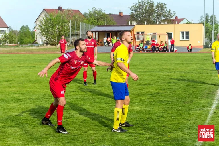 Piłkarski hit w Wąsewie dla Narwi (zdjęcia, wideo)
