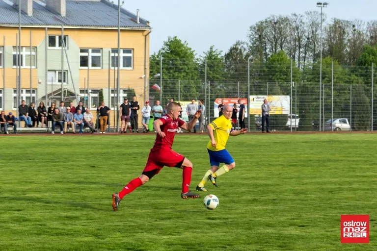 Piłkarski hit w Wąsewie dla Narwi (zdjęcia, wideo)