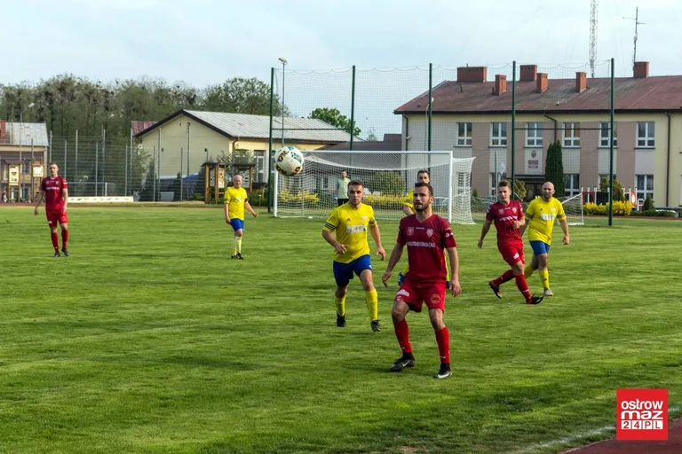 Piłkarski hit w Wąsewie dla Narwi (zdjęcia, wideo)