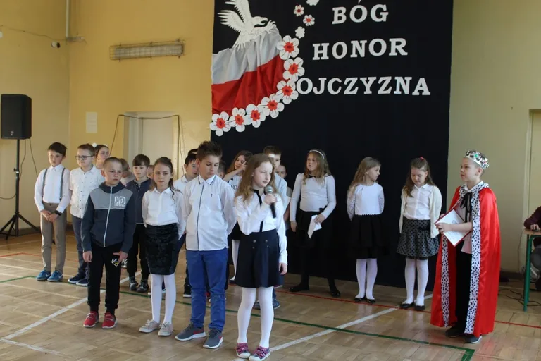 Rocznica uchwalenia Konstytucji 3 Maja w "jedynce" (zdjęcia)