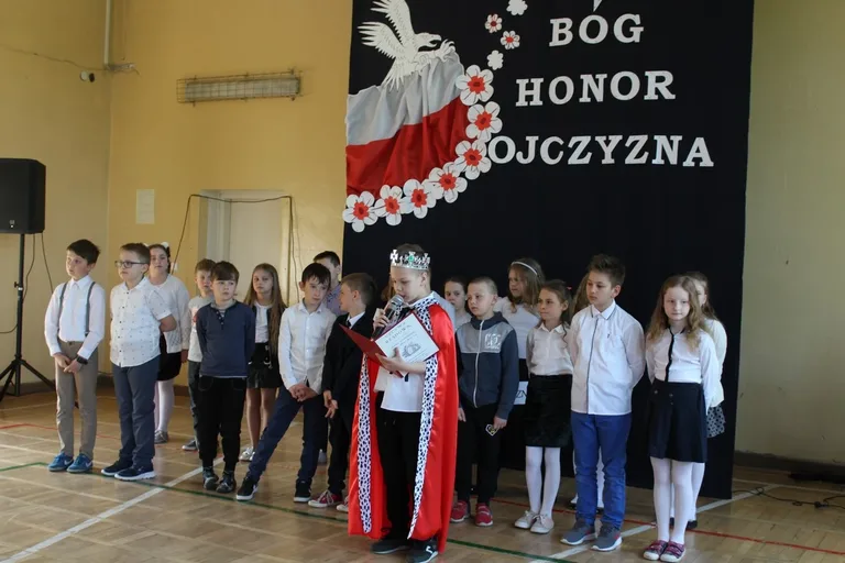Rocznica uchwalenia Konstytucji 3 Maja w "jedynce" (zdjęcia)