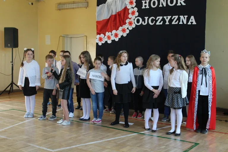 Rocznica uchwalenia Konstytucji 3 Maja w "jedynce" (zdjęcia)