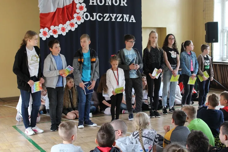 Rocznica uchwalenia Konstytucji 3 Maja w "jedynce" (zdjęcia)