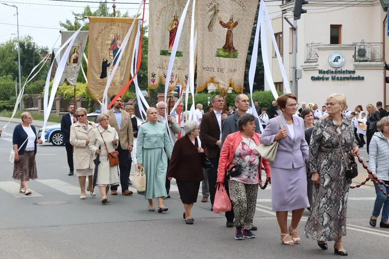 Boże Ciało w parafii pw. Wniebowzięcia NMP (zdjęcia, wideo)