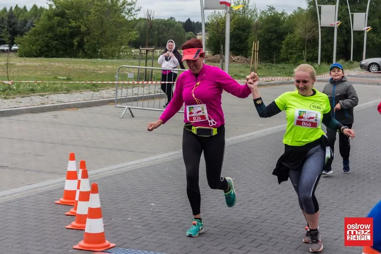 Konstytucyjne bieganie po raz ósmy (zdjęcia, wideo)